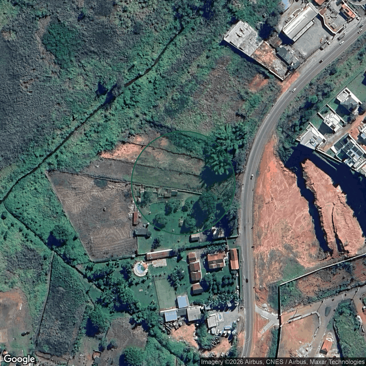 Terreno em São Lourenço — 3.330 m² — foto 1 de 3