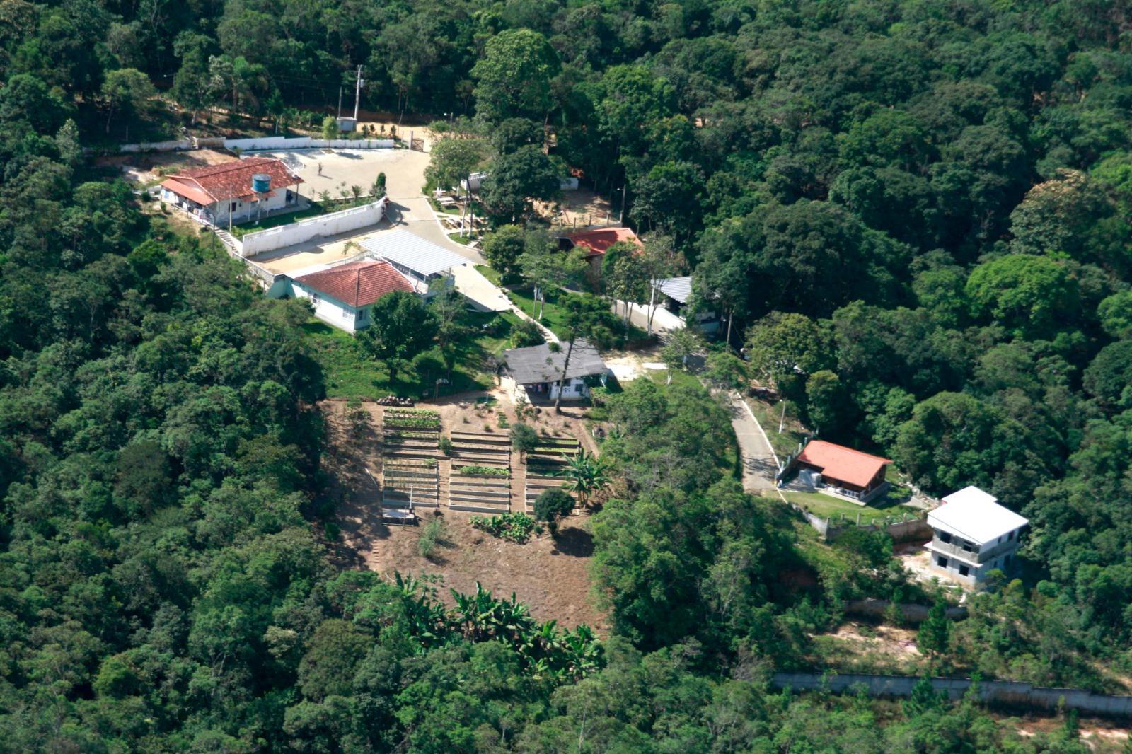 Propriedade rural em Embu-Guaçu — foto 1 de 12